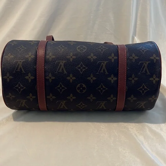 Louis Vuitton Purse - Picture 6 of 8